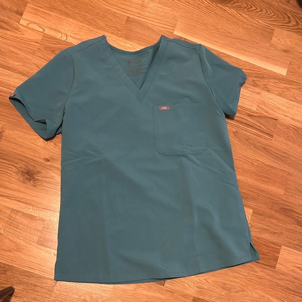 FIGS Cactus Catarina - One-Pocket Scrub Top - Picture 5 of 5